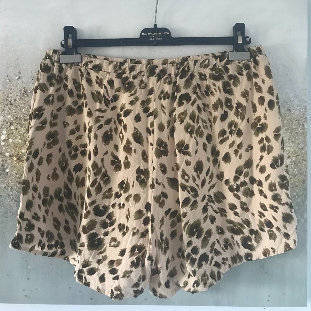 Heartloom Leopard Print Shorts (NWT) - Picture 6 of 11